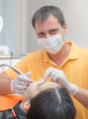 Стоматолог, имплантолог Дмитрий Евгеньевич Старков