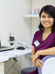 Стоматолог-хирург, гигиенист стоматологический Ирина Холматовна Ахмедова