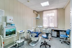 Стоматология на Петровском бульваре в Азове, с рейтингом 4.3 - находится по адресу Ростовская область, Азов, Петровский бульвар, 3 