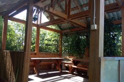 Кемпинг на поляне, с рейтингом 5 - находится по адресу Свердловская область, городской округ Верхняя Пышма, посёлок Санаторный, Июньская улица, 17 