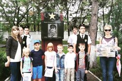 Школа Средняя школа №40 им. М.К. Видова, с рейтингом 2.7 - находится по адресу Новороссийск, улица Видова, 109 