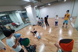 Школа брейк-данса Bboy клык, с рейтингом 4.7 - находится по адресу Самара, проспект Ленина, 1 