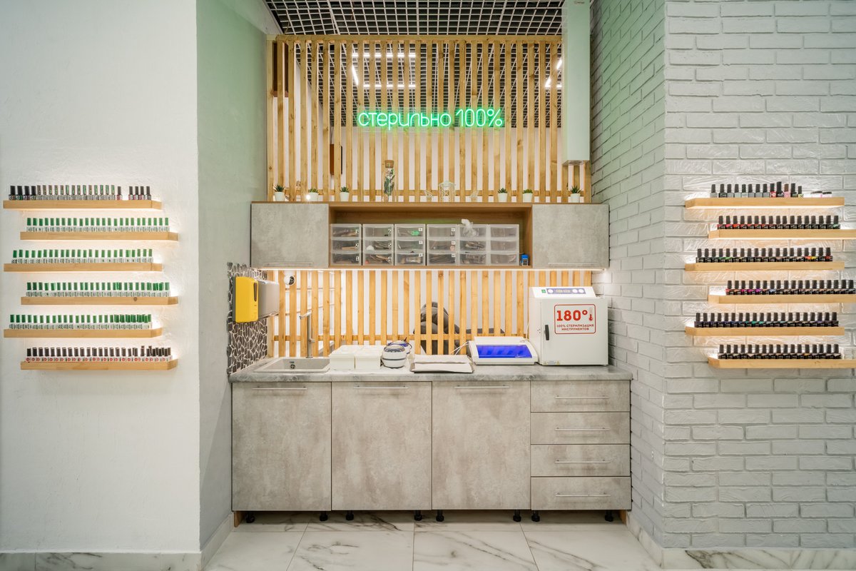 фотография Студии маникюра и педикюра Fresh Nail Bar на метро Молодёжная