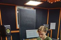 Студия звукозаписи Graphite Records, с рейтингом 5 - находится по адресу Ростов-на-Дону, Будённовский проспект, 72 