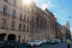 Салон оптики Linzburg, с рейтингом 4.6 - находится по адресу Санкт-Петербург, Колокольная улица, 15/21 