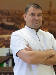 Стоматолог-ортопед, имплантолог Михаил Владимирович Захаров