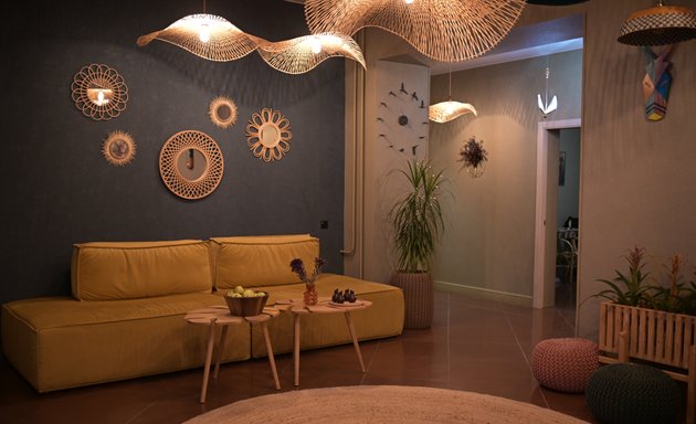 Ересек әйелдер желіде жігіттерді таңдайды