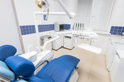 Семейная стоматология Family Denty, с рейтингом 4.9 - находится по адресу Иркутск, Марата, 28 