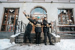 Детская горнолыжная школа Quiksilver School, с рейтингом 3.4 - находится по адресу Краснодарский край, с. Эстосадок, улица Горная Карусель, 6 