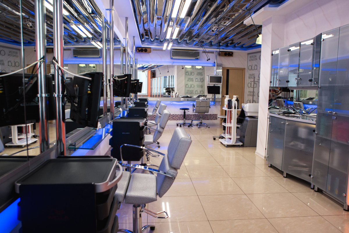 Радуга цвета косметология спб. Ola салон красоты спб. Ола студия красоты спб. Кабинет маникюра с оранжевым цветом. Ола салон красоты спб.