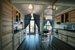 База отдыха Кошкинский фарватер, с рейтингом 3.4 - находится по адресу Ленинградская область, Кошкино деревня, 17 