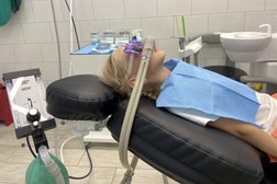 Стоматологическая клиника Маленькая Гельвеция, с рейтингом 4.7 - находится по адресу Москва, улица Татьяны Макаровой, 8 