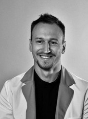 Пародонтолог, директор Иван Иванович Жегало