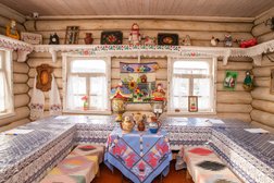 База отдыха Парк сказов, с рейтингом 4.3 - находится по адресу Свердловская область, пос. Арамиль, парк Сказов, 1 