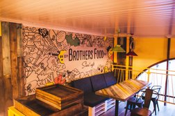 Кафе Brothers Food Street, с рейтингом 4.6 - находится по адресу Московская область, Балашиха, Советская улица, 10а 