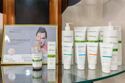 Салон красоты на метро Раменки, с рейтингом 3.6 - находится по адресу Москва, Мичуринский проспект, 21к4 