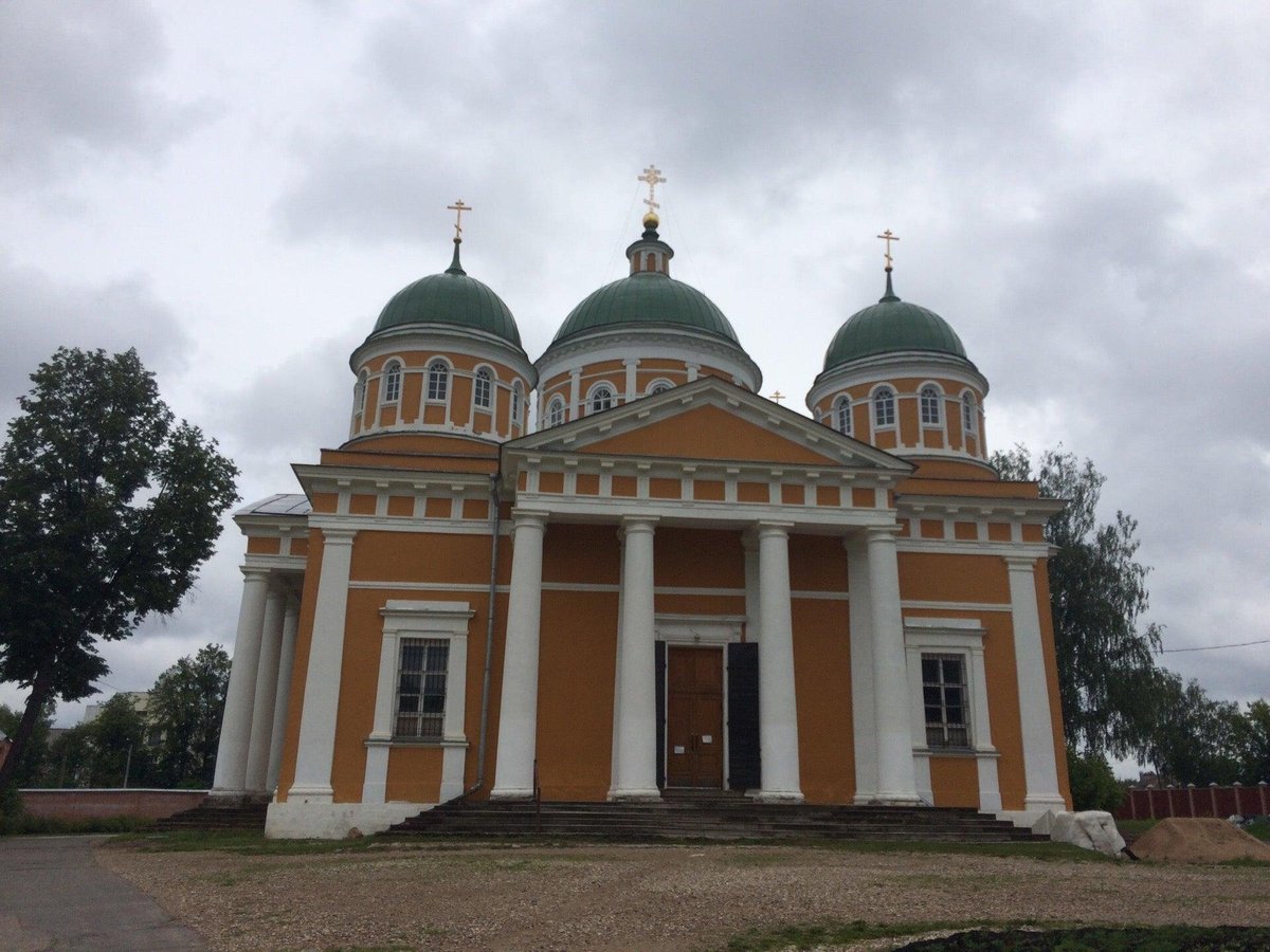 Собор пасмурным днём