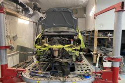 Автомастерская AutoHelp, с рейтингом 4.5 - находится по адресу Нижегородская область, Дзержинск, Молодёжная улица, 15Б 