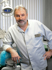 Главный врач, стоматолог Василий Павлович Олешко