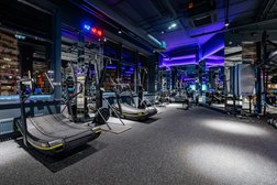 Фитнес-клуб DDX Fitness Озерная, с рейтингом 4.9 - находится по адресу Москва, Озёрная улица, 33к2 