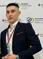 Преподаватель математики, преподаватель по физике Рустам Русланович Хисамов