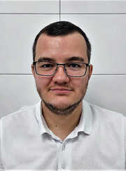 Имплантолог, стоматолог Роман Валерьевич Каримов