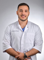 Имплантолог, стоматолог Низами Вагифович Аббасов