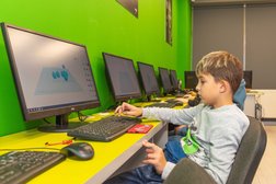 Компьютерная академия Топ, с рейтингом 4.9 - находится по адресу Москва, Митинская улица, 36к1 