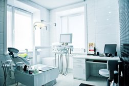 Клиника дентальной имплантации доктора Долгова, с рейтингом 4.4 - находится по адресу Иркутск, улица Карла Либкнехта, 125 