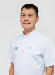 Имплантолог, стоматолог-хирург Тимур Маратович Асанов