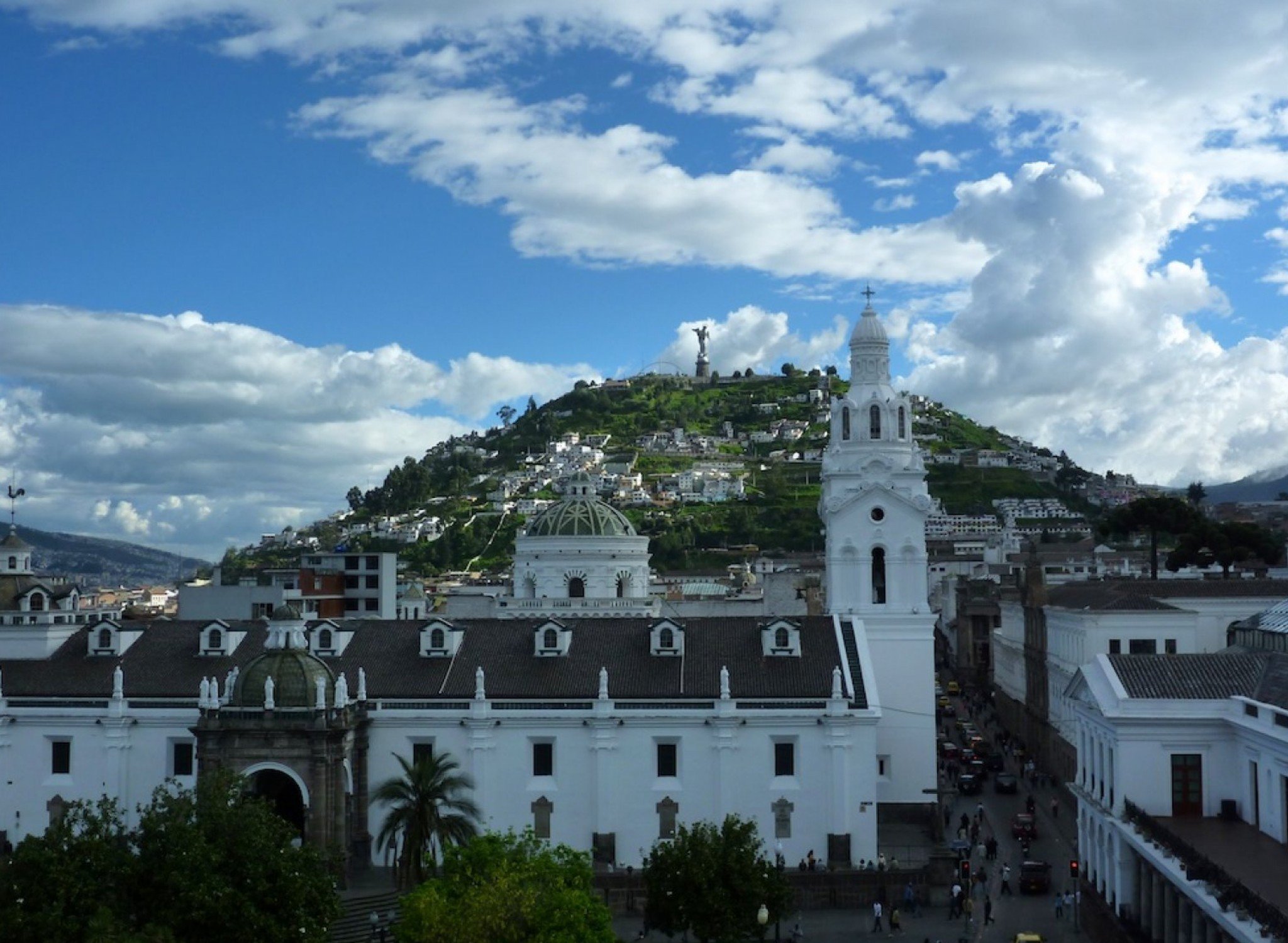 Quito. Кито Эквадор. Сан-Франциско-де-Кито. Монастырь , Кито. Церковь Сан Франциско в Куэнка.