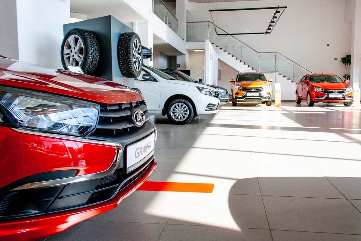 Гусар lada ул труда 90 фото Автосалон Гусар, официальный дилер LADA на улице Труда, 90 в Кирове - отзывы, фо