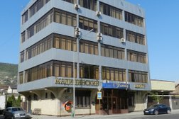 Медицинская клиника Family, с рейтингом 5 - находится по адресу Республика Дагестан, с. Маджалис, Больничная улица, 26 