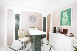 Стоматология High Guard Clinic, с рейтингом 4.8 - находится по адресу Москва, Климентовский переулок, 2 