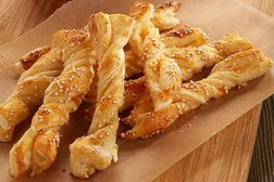 Кафе-кулинария Дружная семейка, с рейтингом 4 - находится по адресу Челябинск, улица Молодогвардейцев, 45 