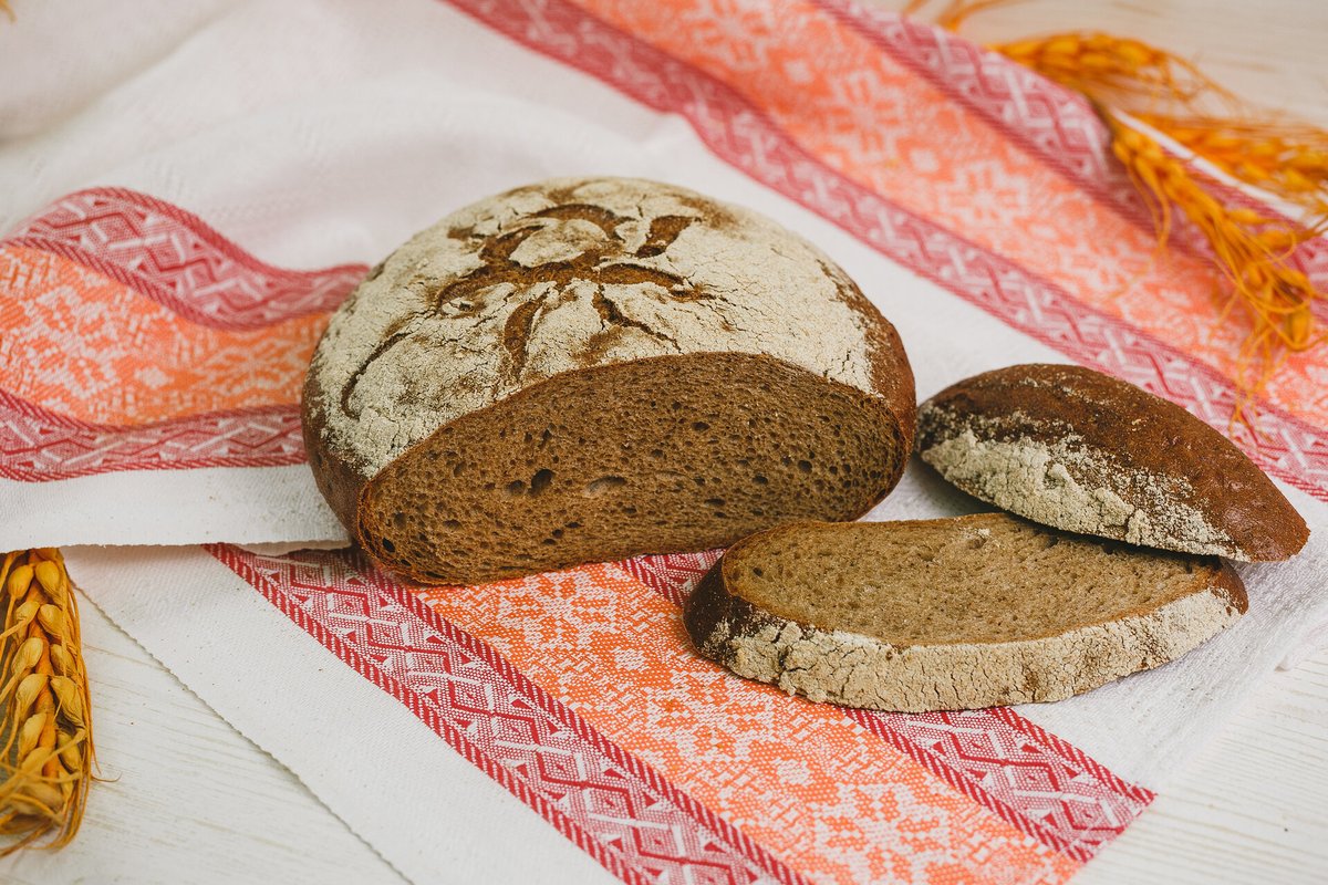 Украинский хлеб в магазине