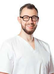 Пластический хирург Юссеф Бассамович Дергам