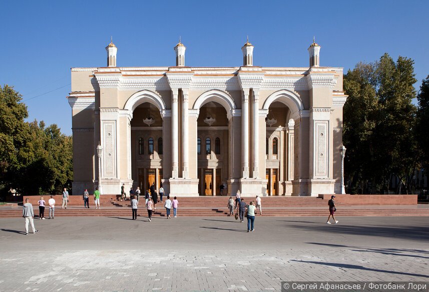 Государственный Академический Большой Театр оперы и балета имени Алишера Навои