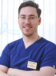 Имплантолог, стоматолог-хирург Константин Юрьевич Попов