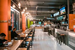 Гастро-холл Food Village, с рейтингом 4 - находится по адресу Москва, улица Миклухо-Маклая, 18к2 