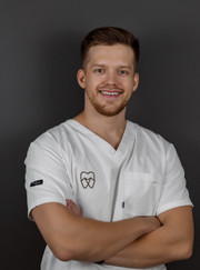 Стоматолог, стоматолог-терапевт Али Аббясович Дулатов