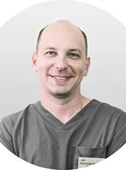 Имплантолог, стоматолог-хирург Александр Сергеевич Щербинин