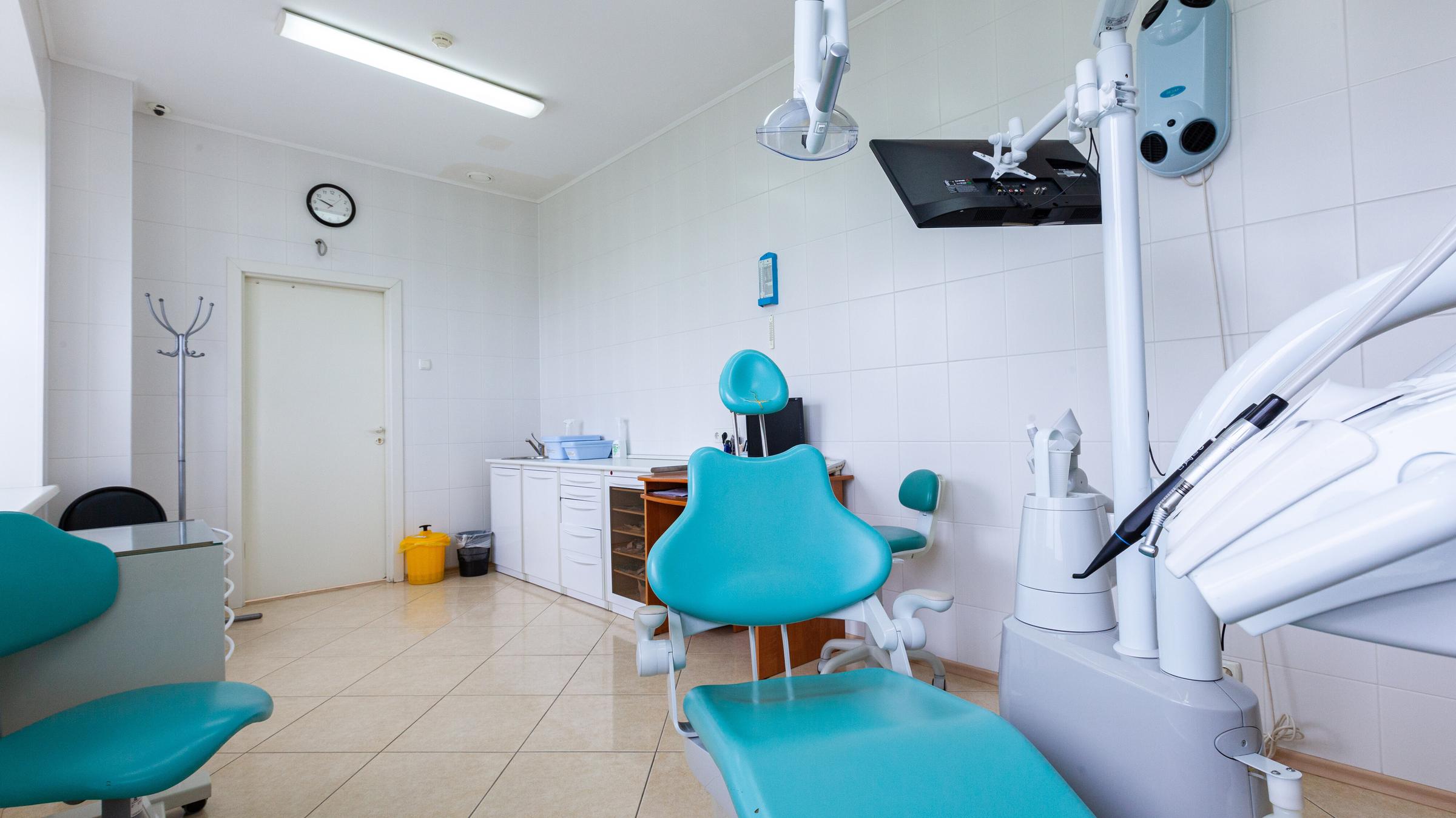 Больница на большой серпуховской. Большая серпуховская 51. Дента эль подольск. Большая серпуховская 51. Подольск ул большая серпуховская д 51.