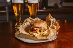 Спортбар Sports` bar 84, с рейтингом 3.9 - находится по адресу Санкт-Петербург, Батайский переулок, 3 
