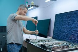 Сервис + мастерская по ремонту, с рейтингом 4.9 - находится по адресу Калининград, площадь Победы, 4 