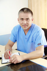 Ортопед, травматолог Кайрат Тажин