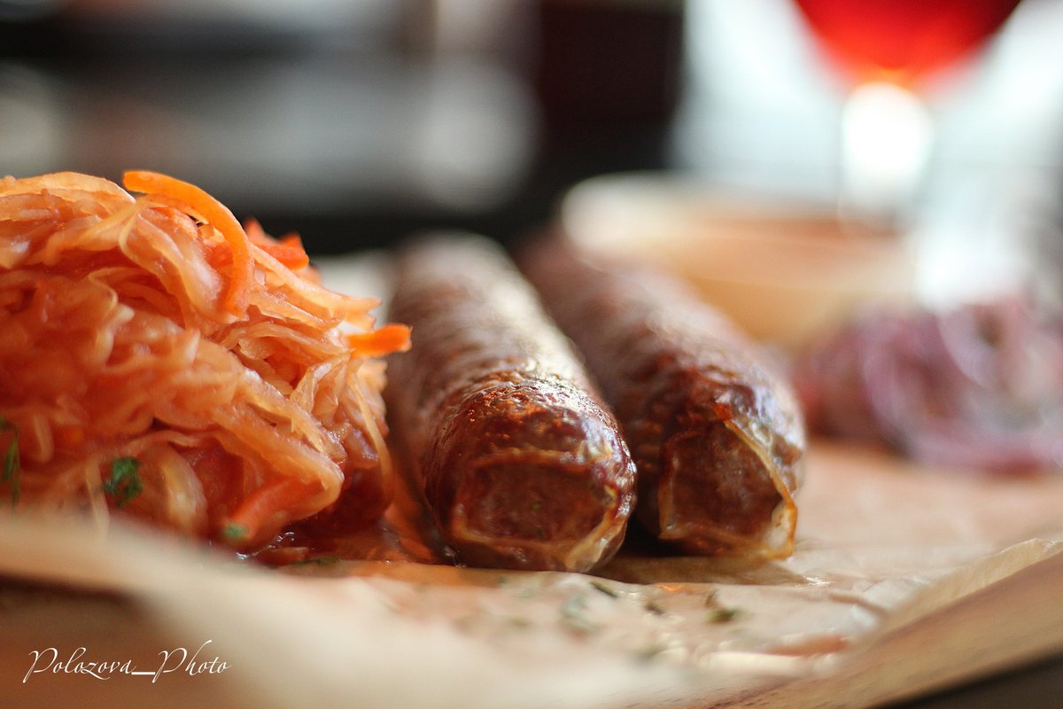 Балканские колбаски с луком