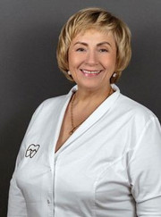 Главный врач, стоматолог Галина Михайловна Дулатова