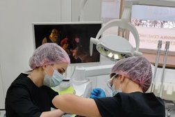 Стоматологическая клиника Денталфэмили, с рейтингом 4.5 - находится по адресу Санкт-Петербург, Колпинский район, посёлок Металлострой, Полевая улица, 12 