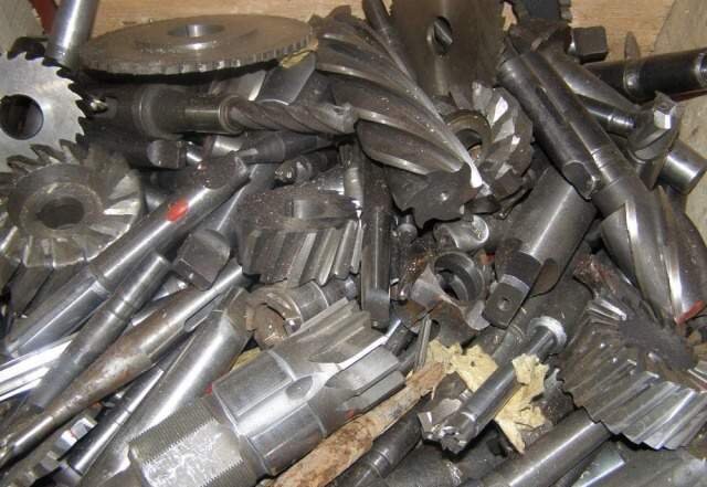 Хромовольфрамовая сталь. Быстрорез р6м5 р18. Лом быстрореза р6м5, р18. Лом инструментальных сталей. Лом быстрорежущих сталей (р18).